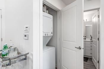 Washer/dryer in unit
